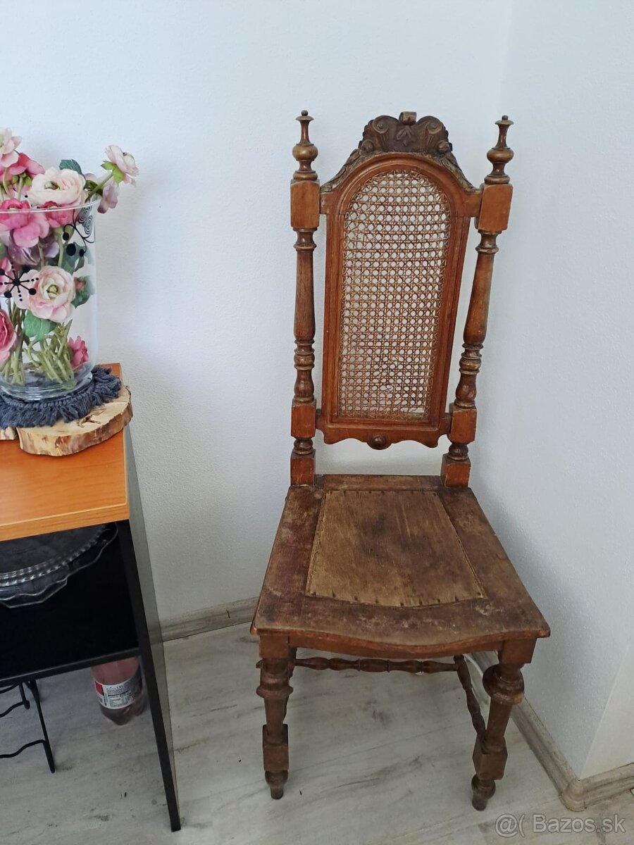 Predám starožitné stoličky 3ks