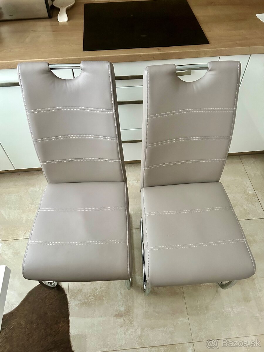 Jedálenske stoličky