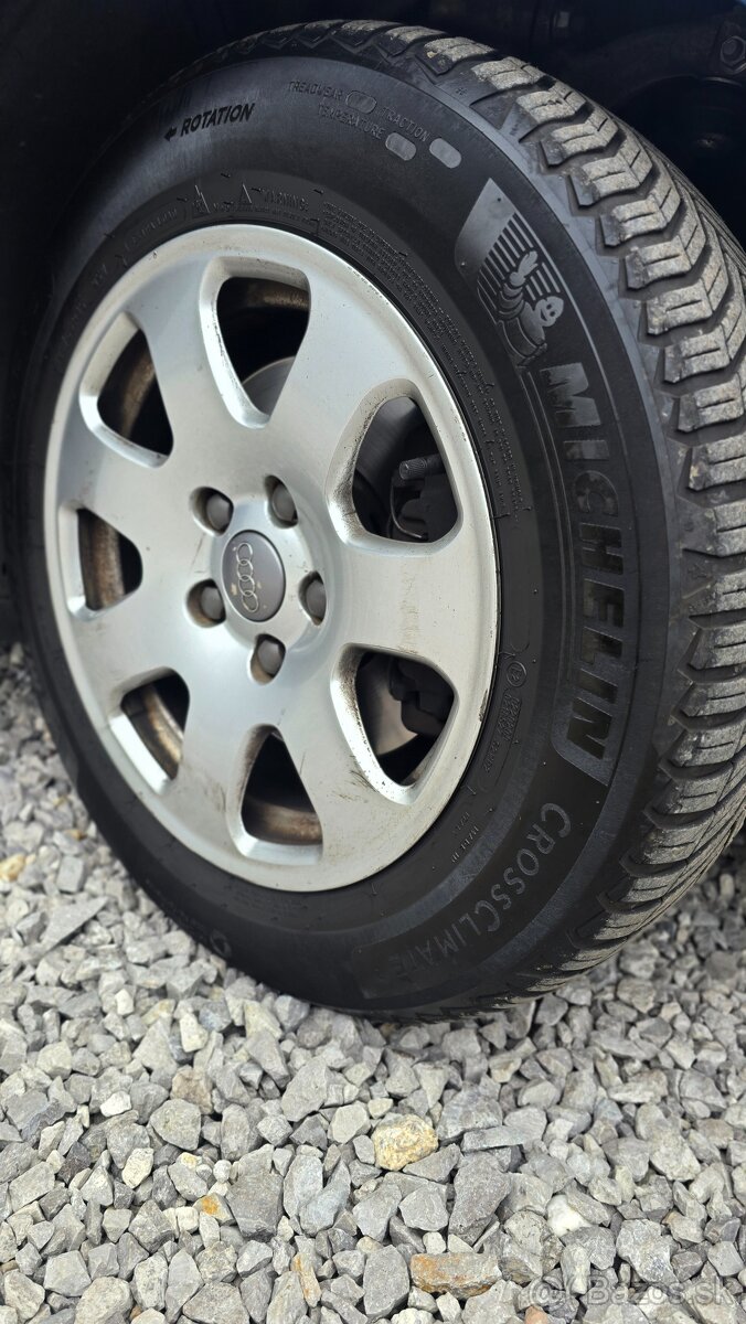 4 originálne disky s pneumatikami Michelin,