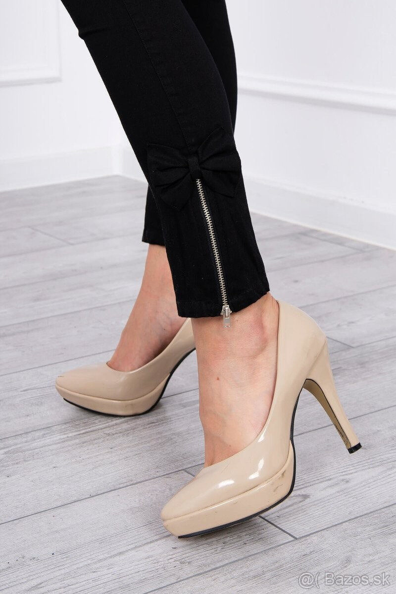 Čierne dámske nohavice - veľkosť M