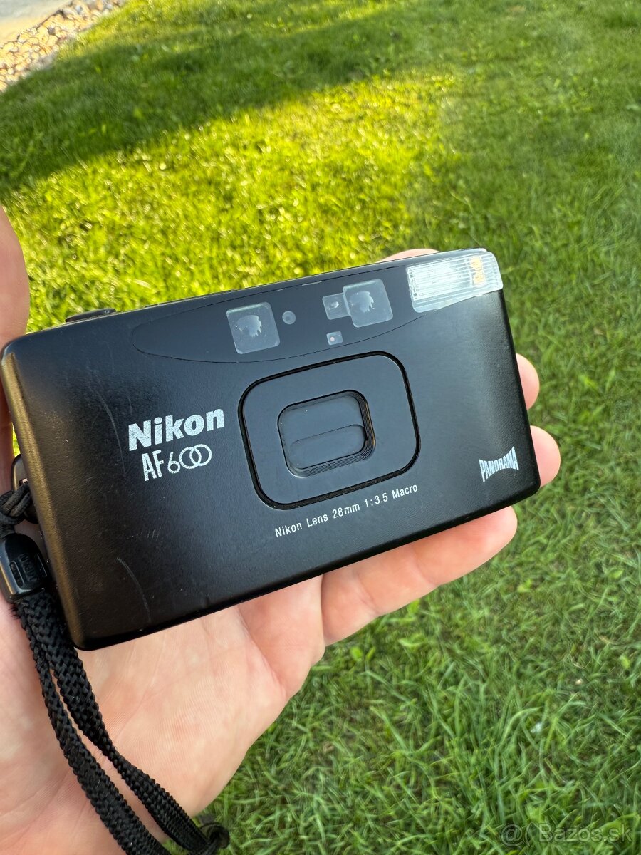 Nikon AF600