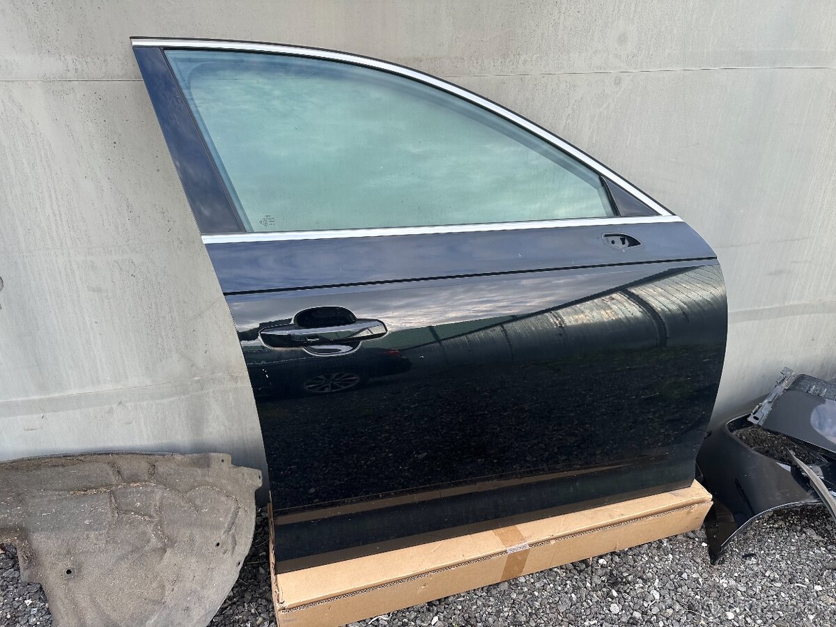 Predné práve dvere Audi A4 b9
