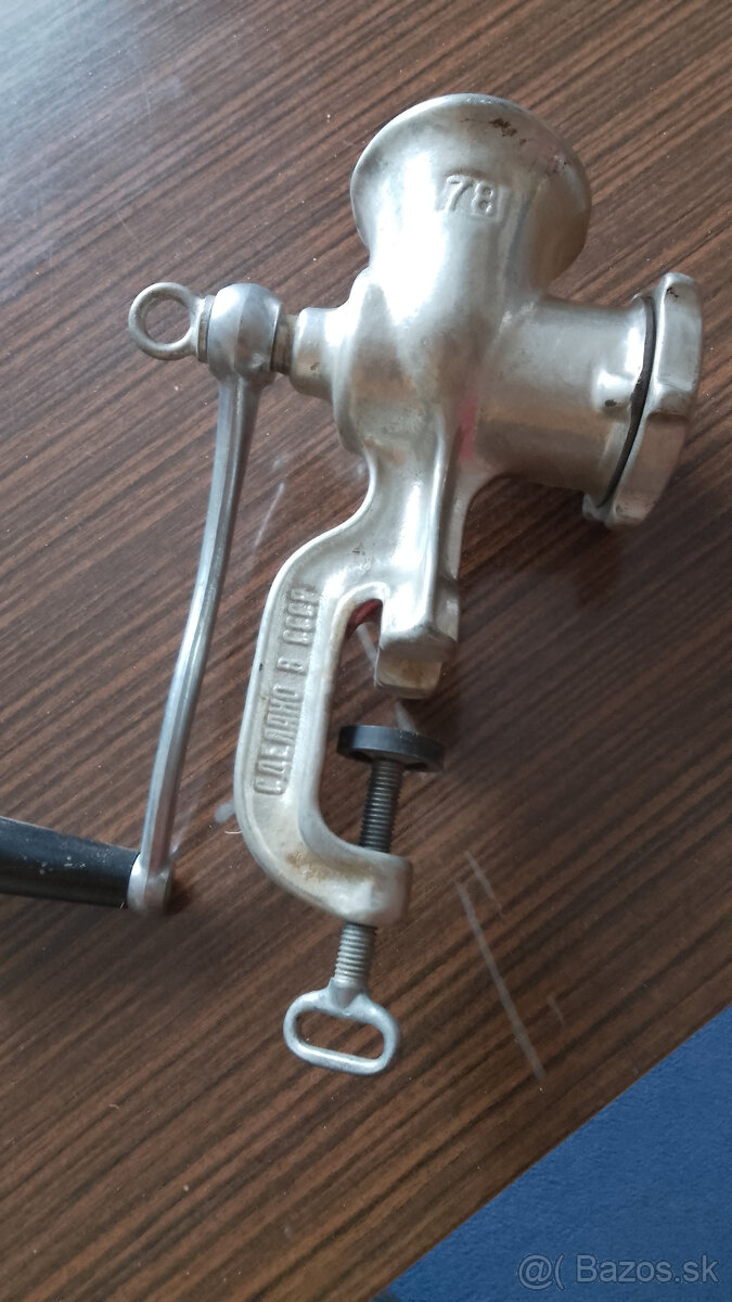 Predám mlynček na mäso,náhradné diely na mlynček