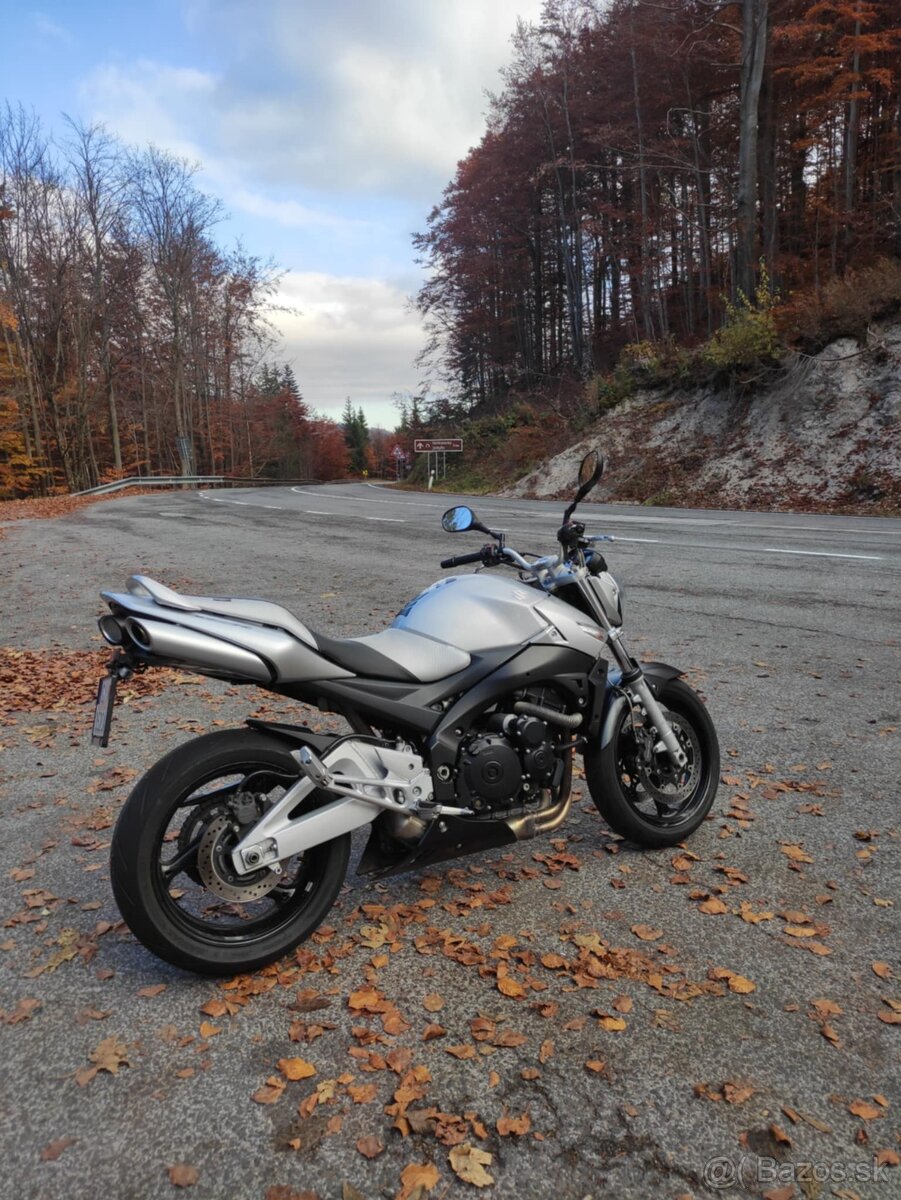 Suzuki GSR 600
