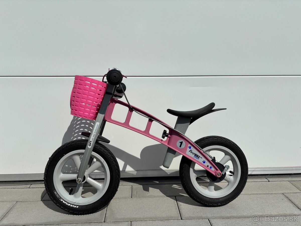 PREDÁM odrážadlo FIRST BIKE pink