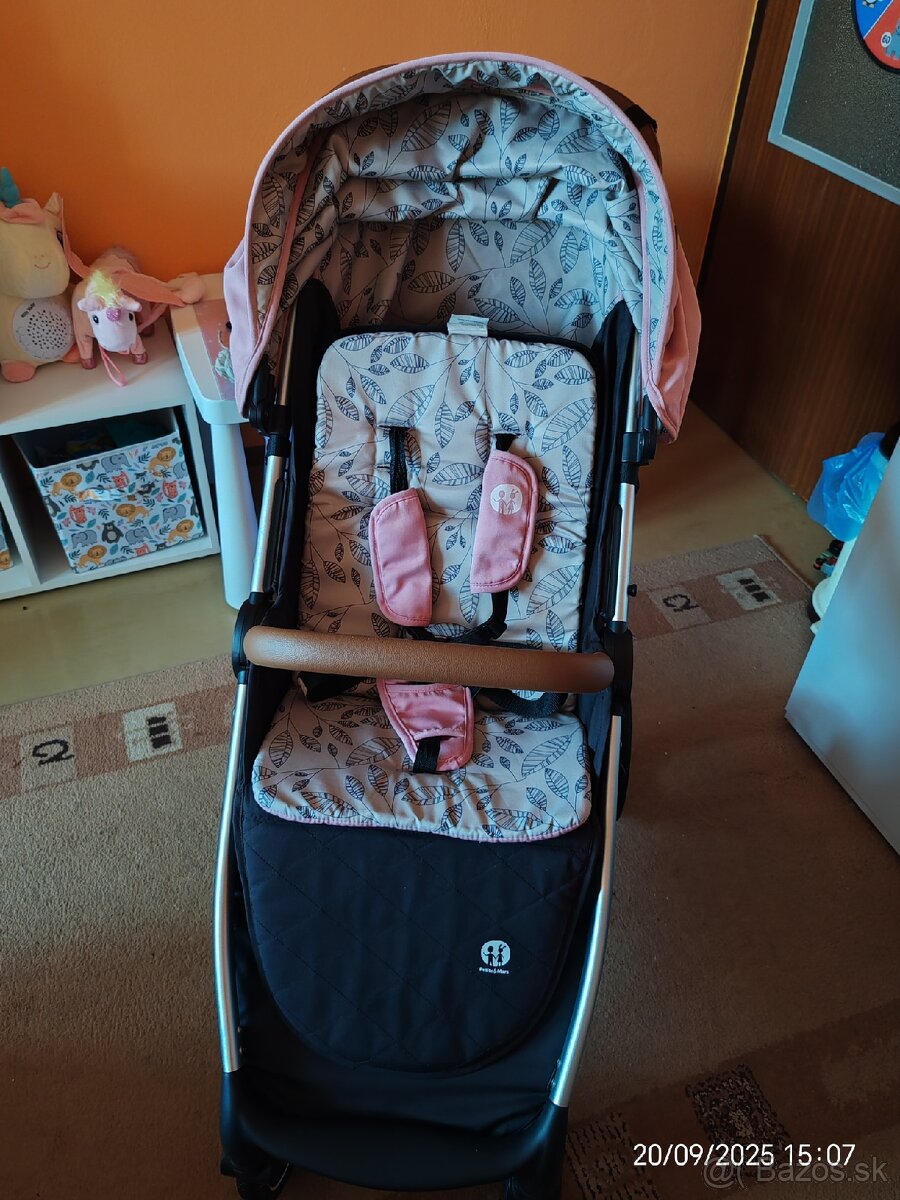 Petite&Mars Royal športový kočík