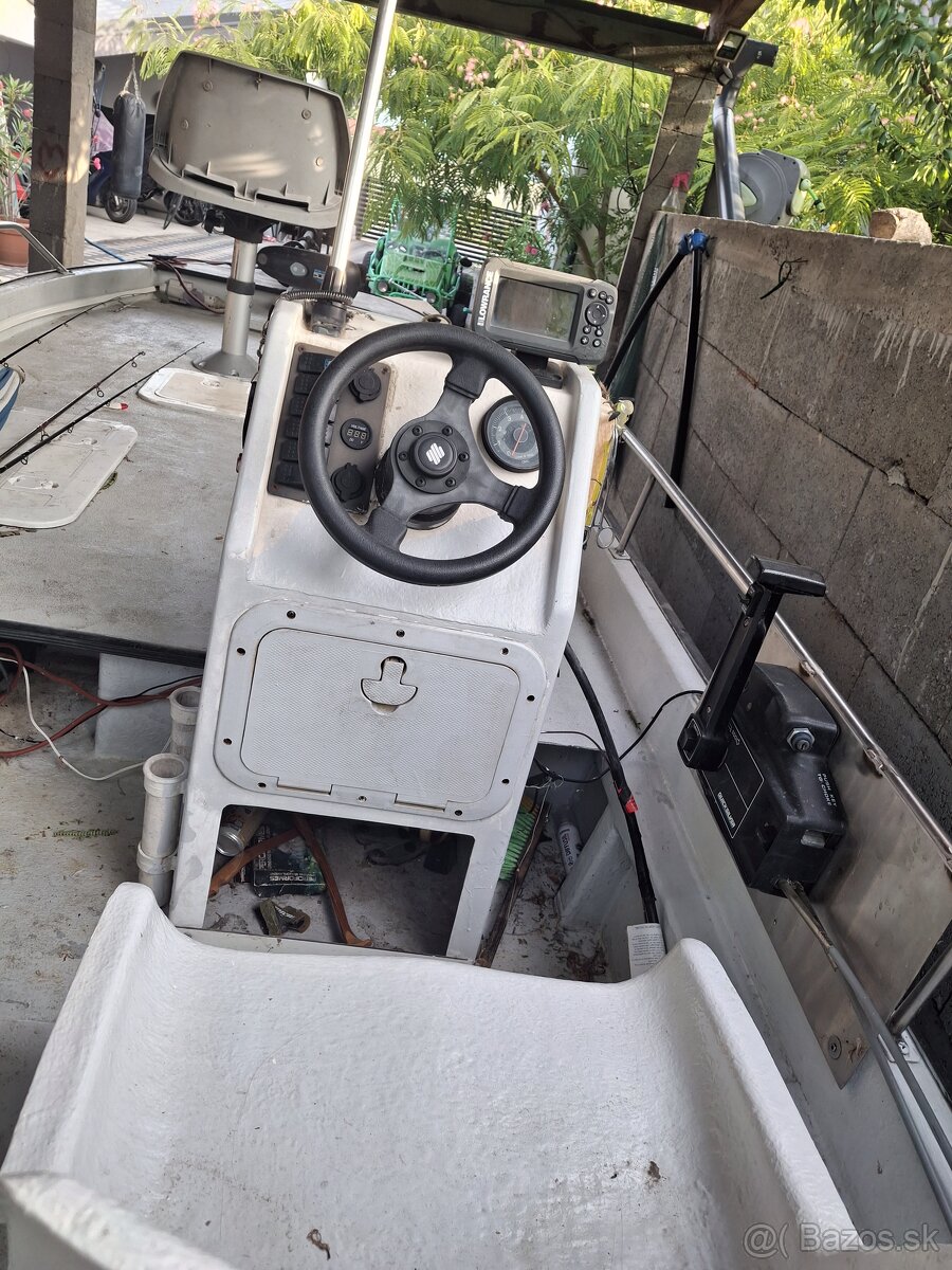 Motorový čln