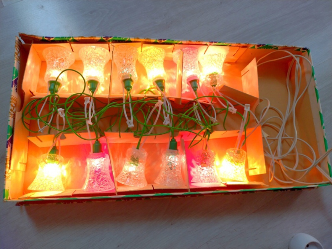 Zlatokov Calla zvonceky vianocna svetelna retaz s krabicou