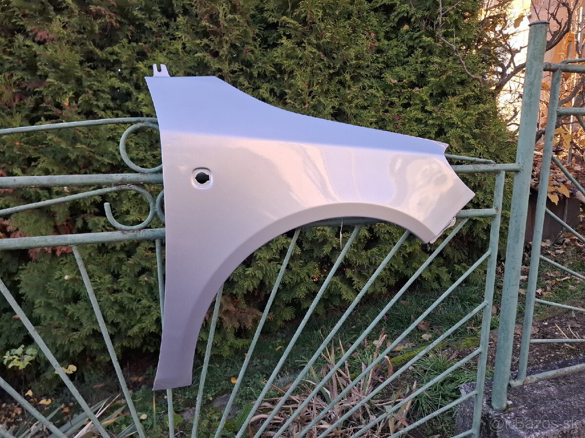 Predny blatnik fabia 2 roomster.