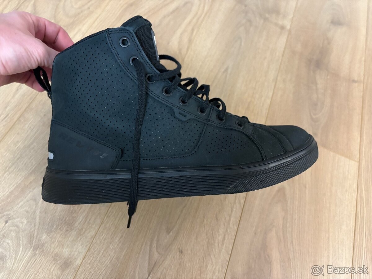 Revit Arrow čierne 42