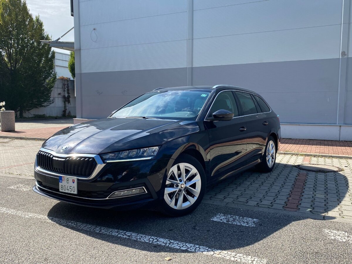 Škoda octavia 2022 110kw automat kokpit