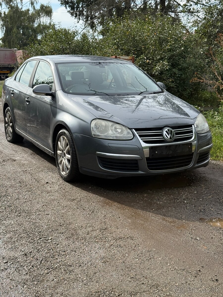Rozpredam Volkswagen Jetta 1.9 TDi 77kw 5q . Predok autá rov