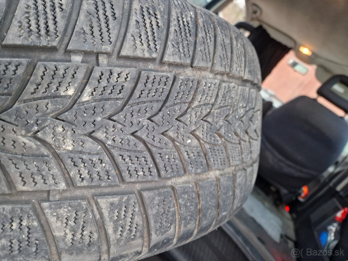 225/40 R18 Zimne pneu 2 kusy