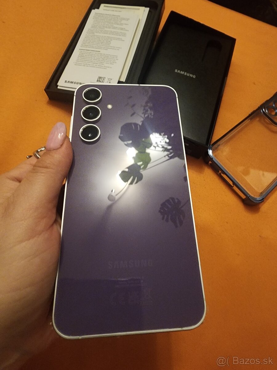 Samsung galaxy s23 FE prakticky novy