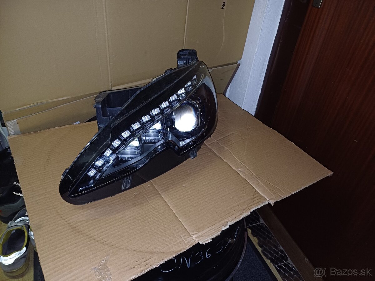 Predam na Peugeot 308 T9, Full LED svetla