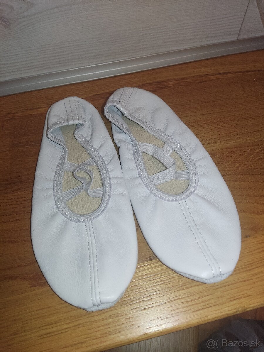 Gymnastické cvičky biele kožené vel.32
