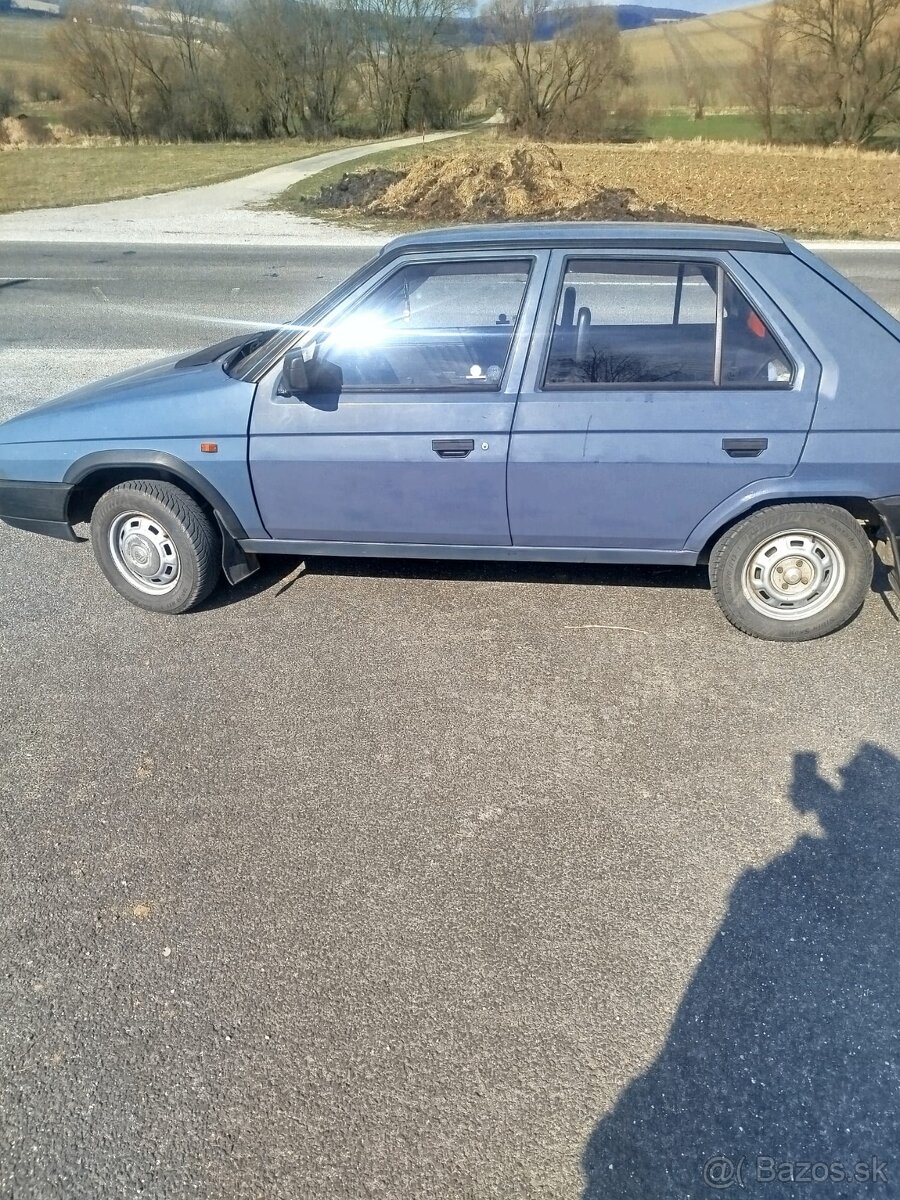 Predám Škoda Favorit 136