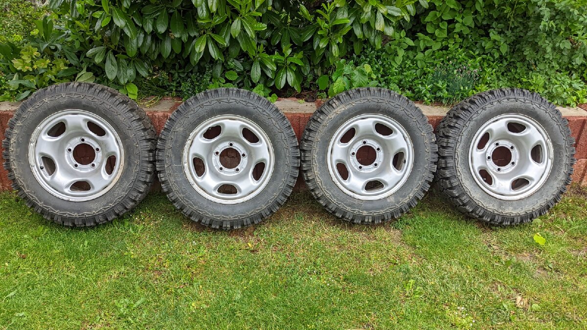 Terénne pneumatiky na diskoch 16" 215/65 R16