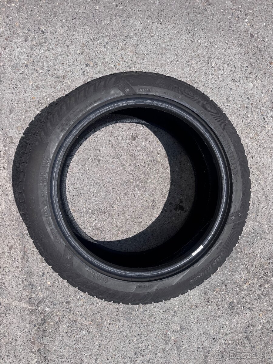 Predám zimné pneu 235/55R19