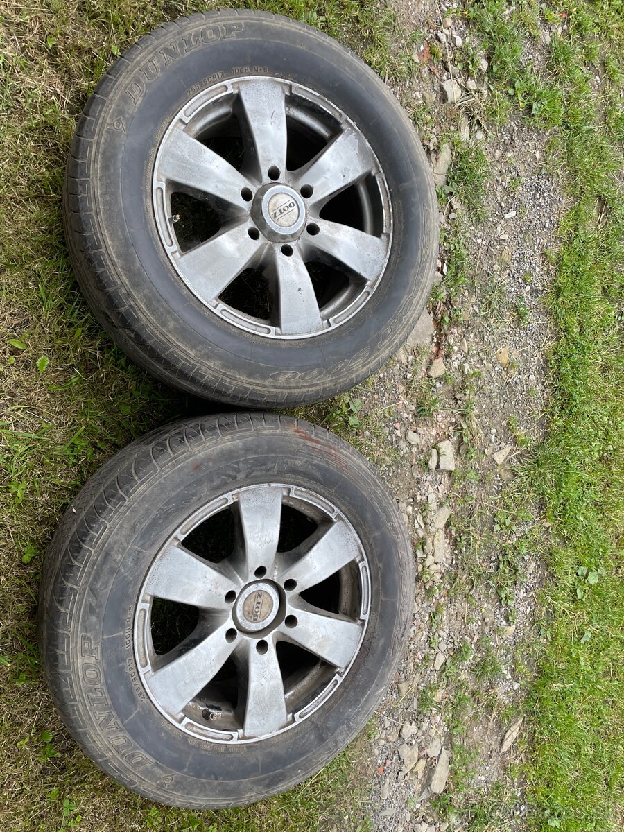 Predám dva ks diskov 255/60R17 s pneu cena 40€ za obe