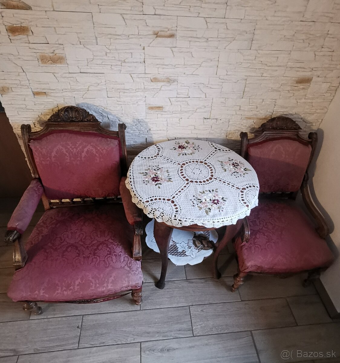 Kreslá z obdobia neorenesancie