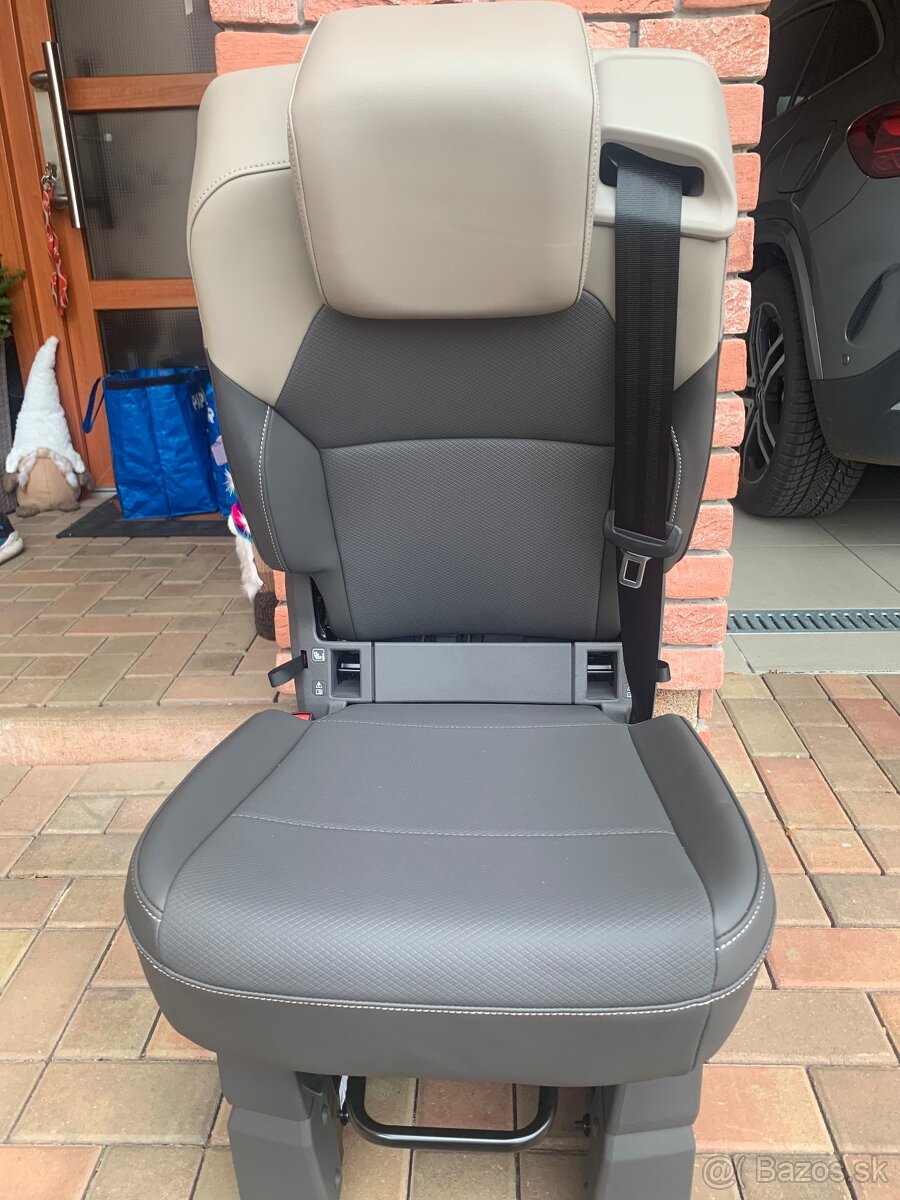 Prodám prostřední sedadlo VW Multivan T7