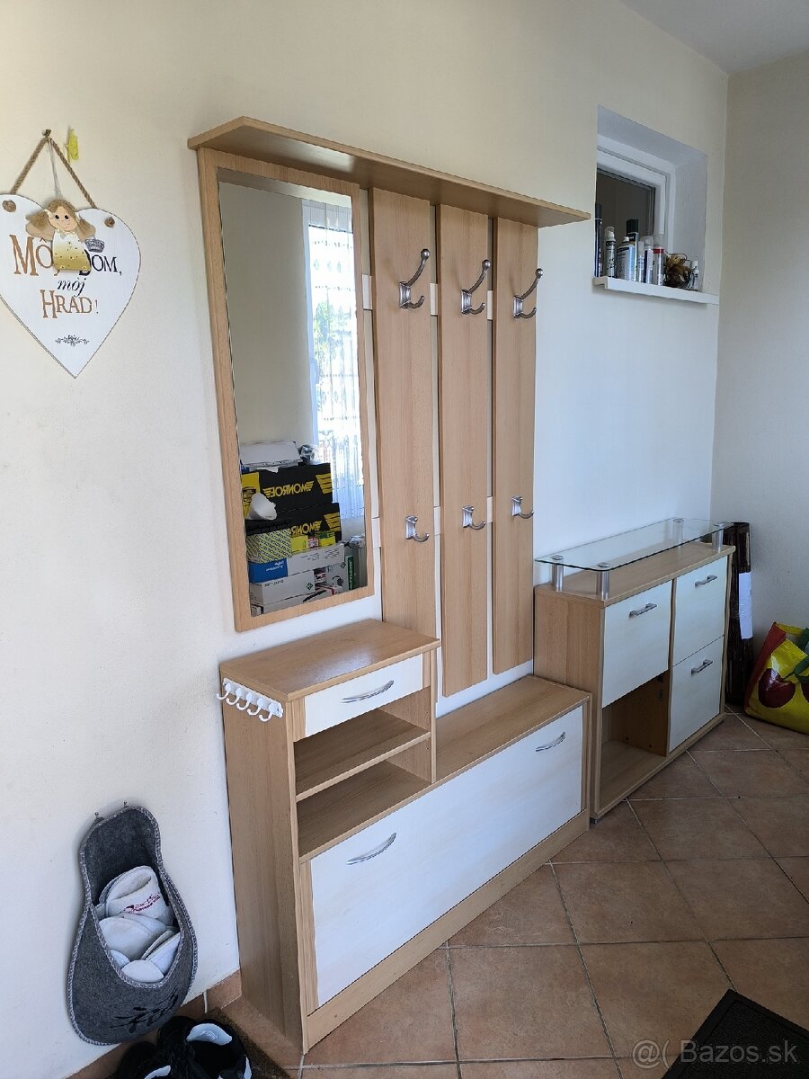 Predsienova zostava - stena