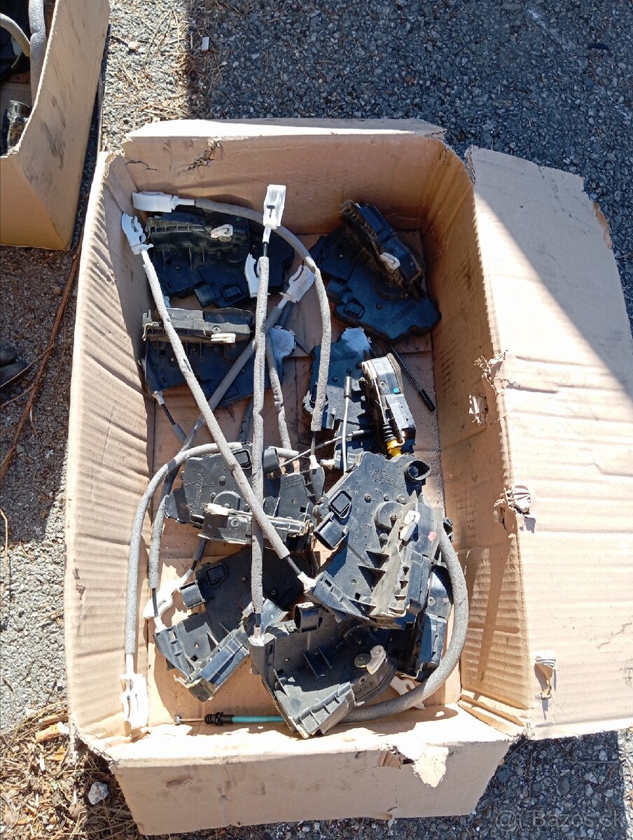 Zámky dverí BMW e46