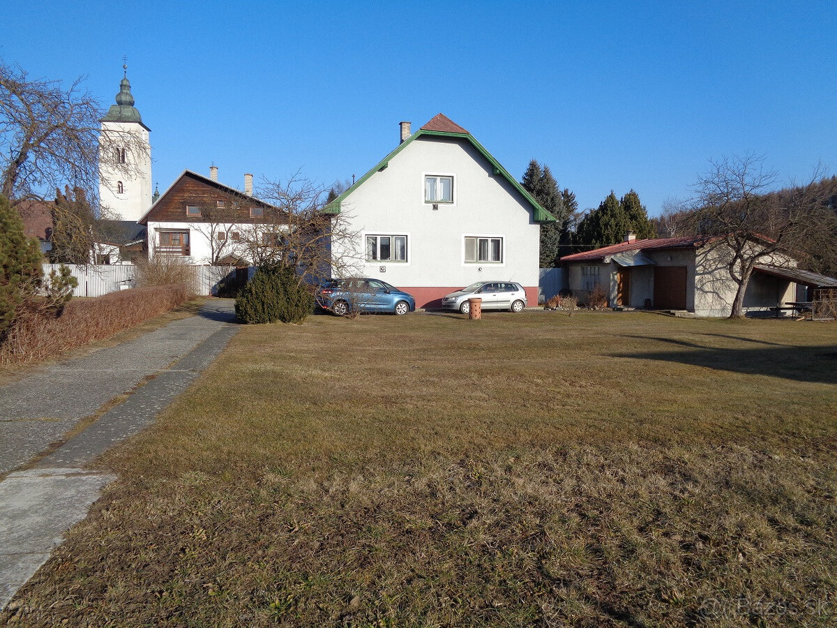 Predaj rodinný dom V. Lomnica 162 m2,pozemok 1231 m2 , 2 g