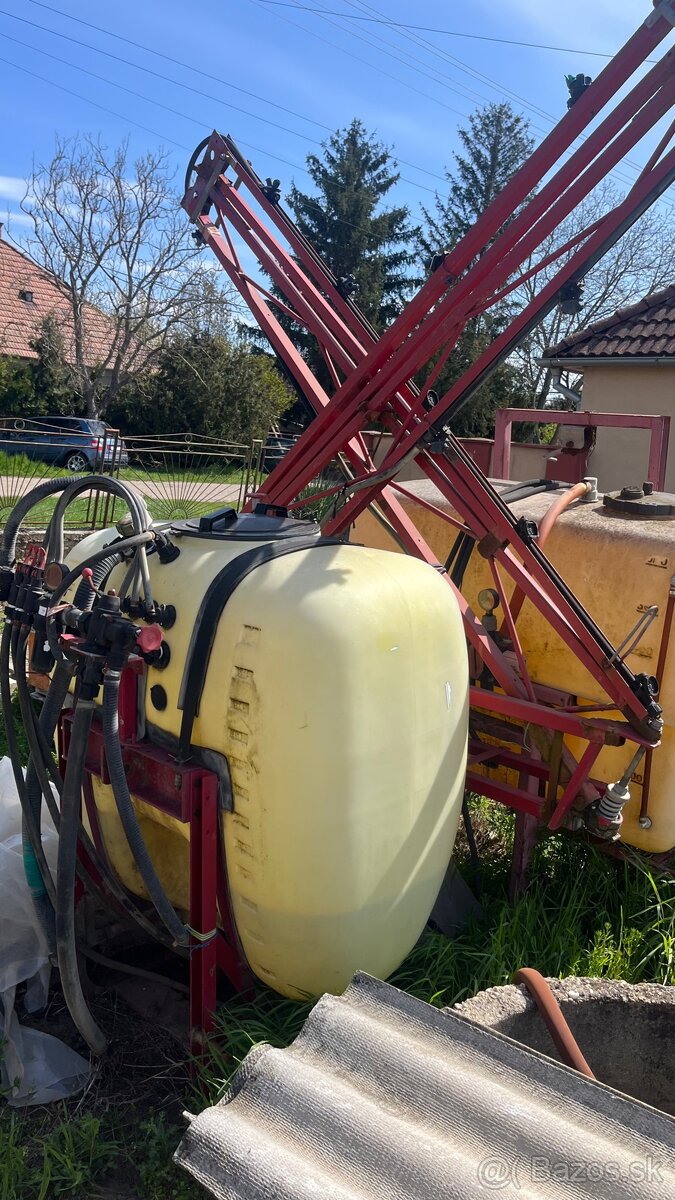 Postrekovac za traktor