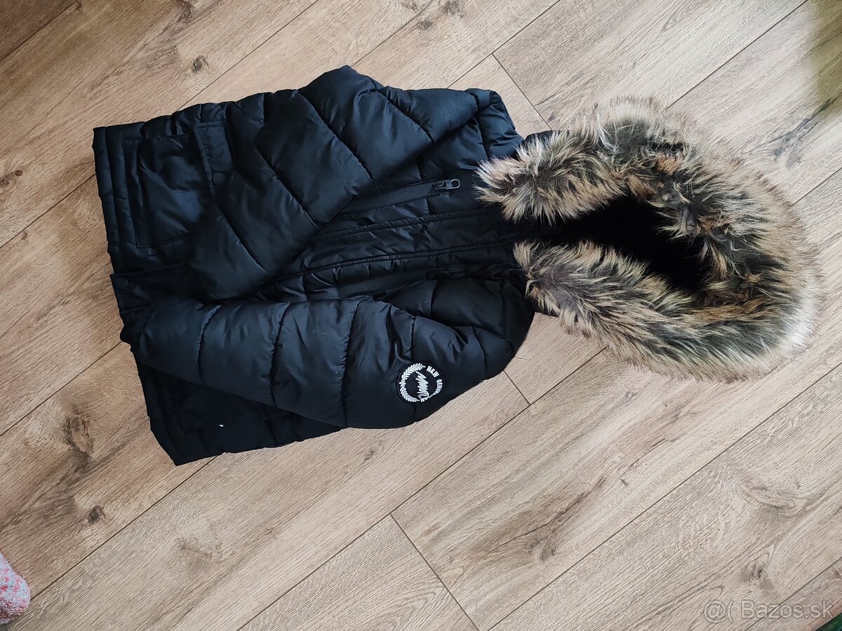 Zimne bundy a bomber