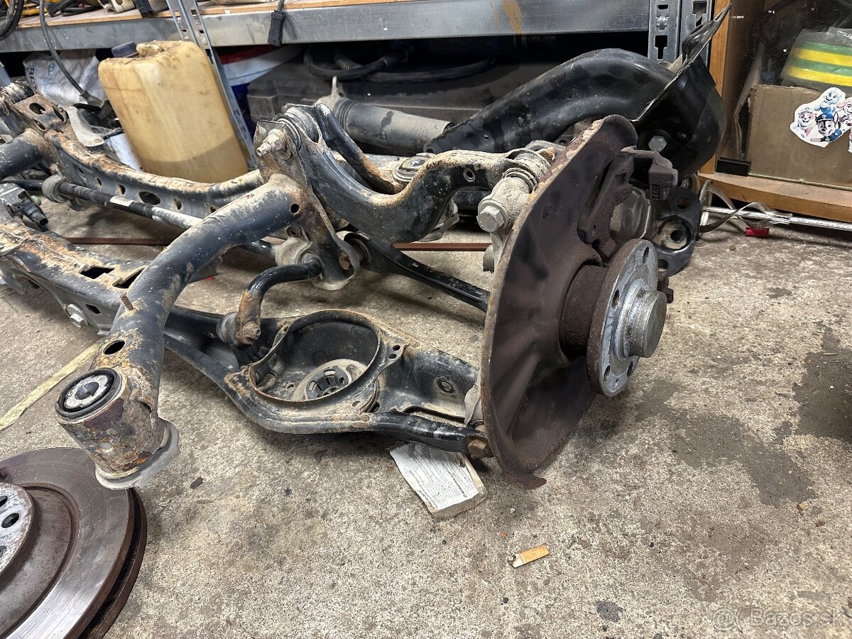 VW Passat b8 zadná náprava 3q0505449a