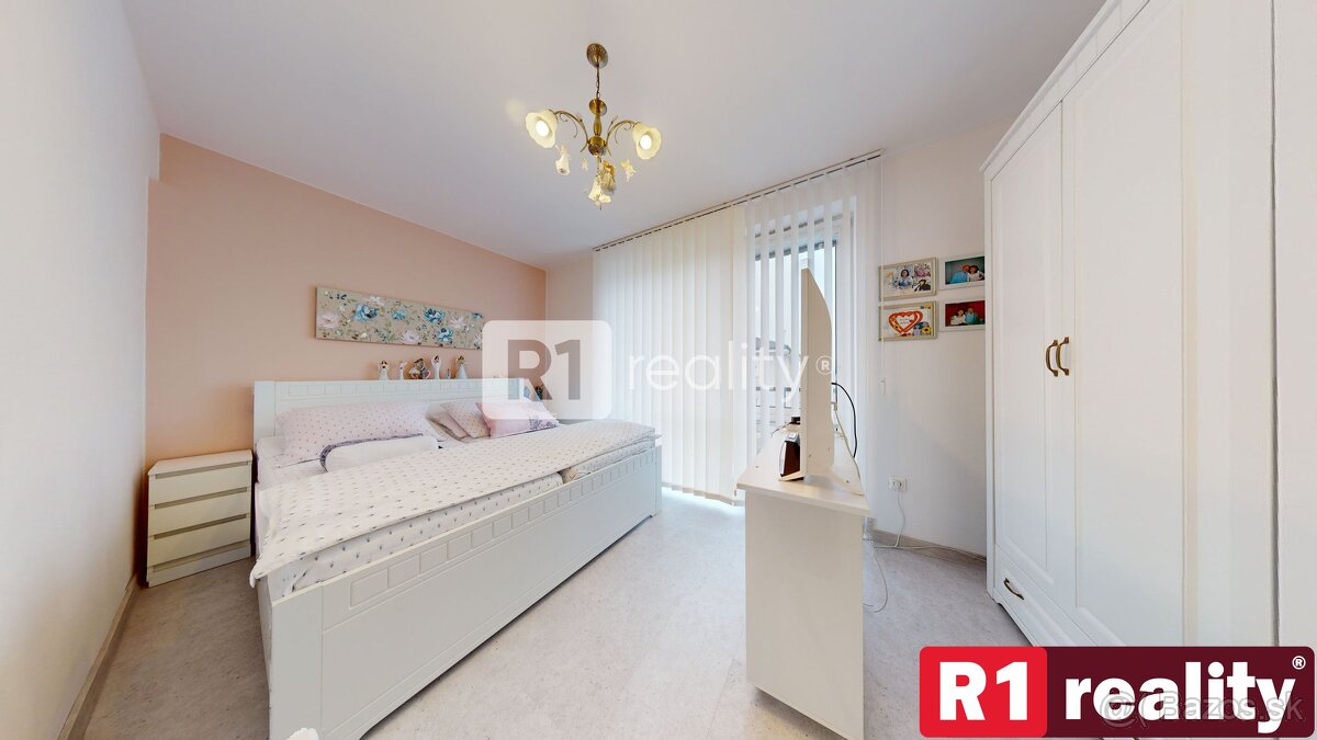 Novostavba/Dvojdom/4 izbový/Vlastný pozemok-dvor/ Banka pri