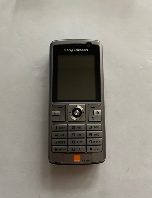 Sony Ericsson K610i, 2 ks