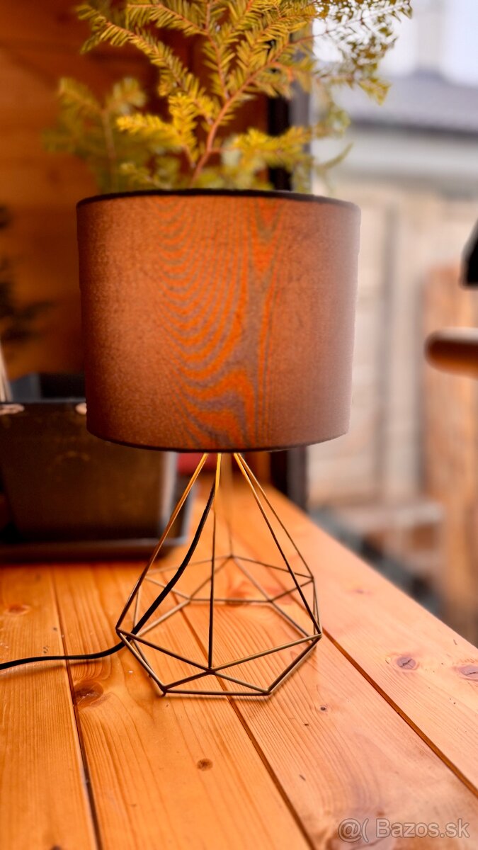 Predám nočnú lampu 2ks