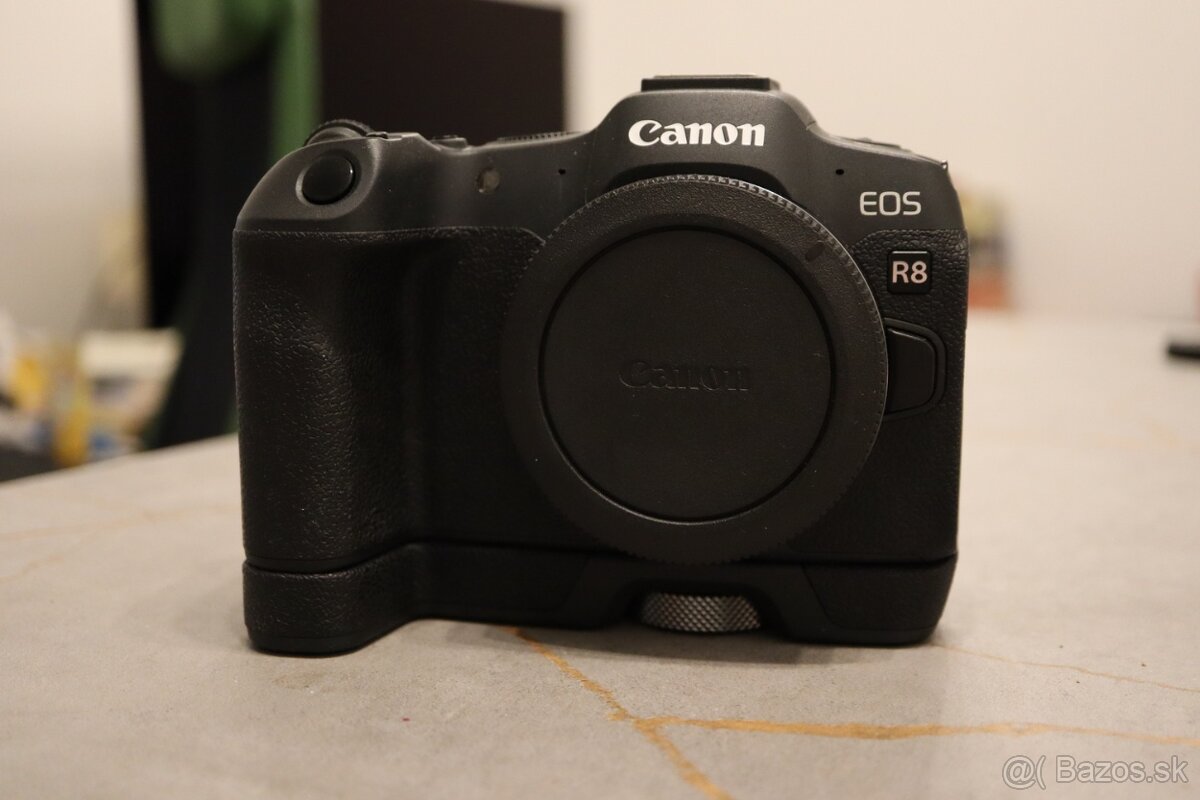 P: Canon R8 telo + príslušenstvo