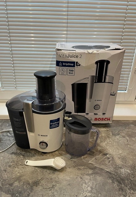 Odšťavovač Bosch MES25A0 700w