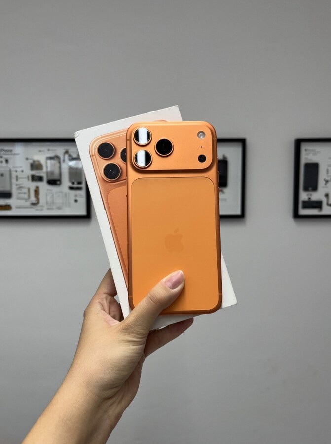 Apple iPhone 17 Pro Max 256GB Cosmic Orange