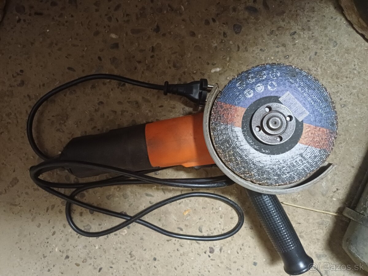 Uhlová brúska,Black+Decker.