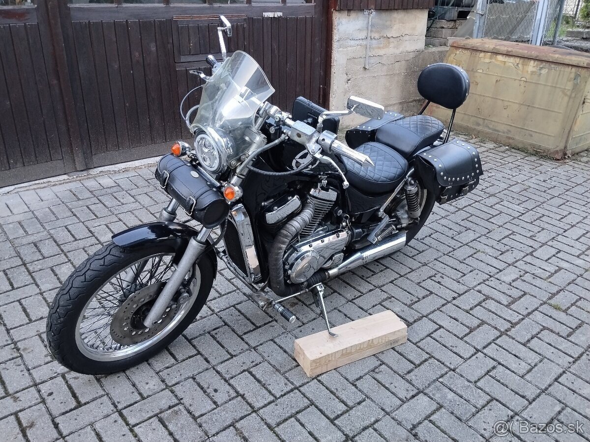 Suzuki Intruder VS 750