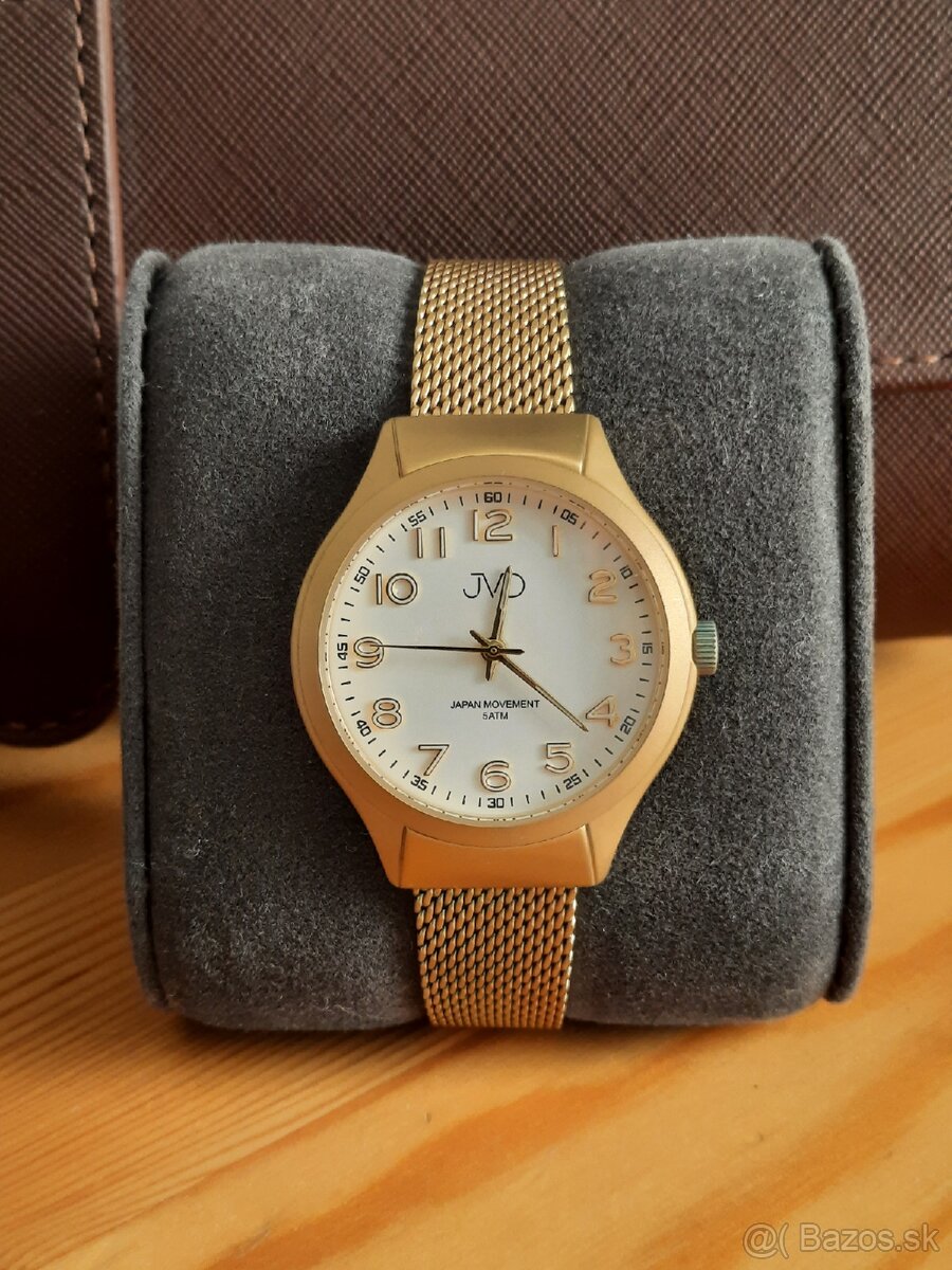 Náramkové hodinky dámske JVD J5031.4