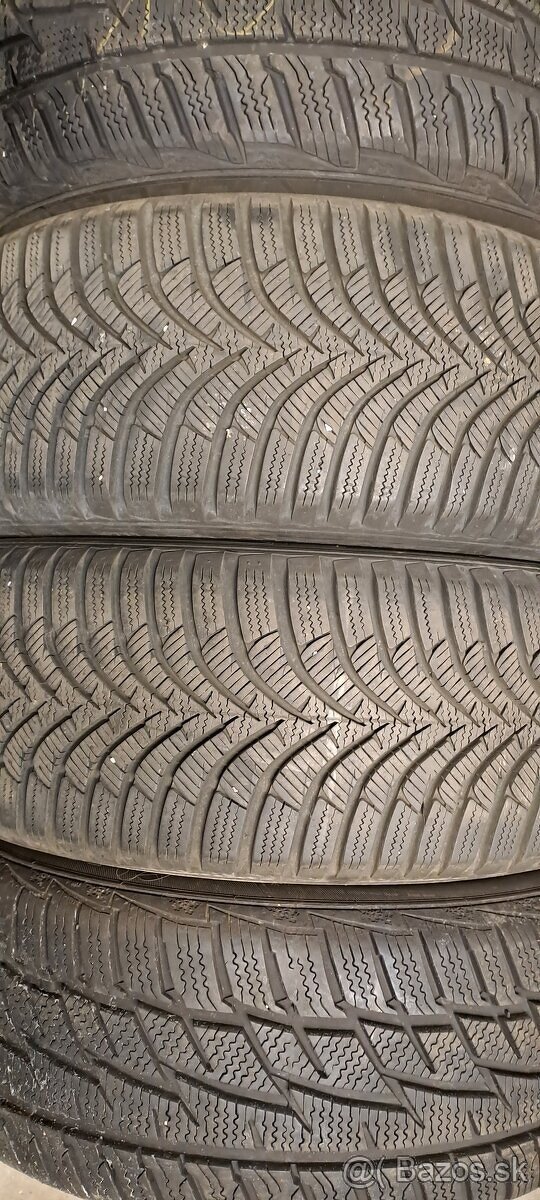Predám 4ks jazdené zimné 205/55r16-91T 2+2modely