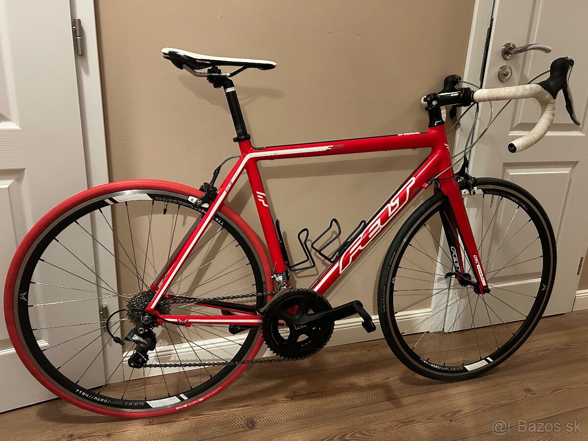 Predám cestný bicykle Felt 85