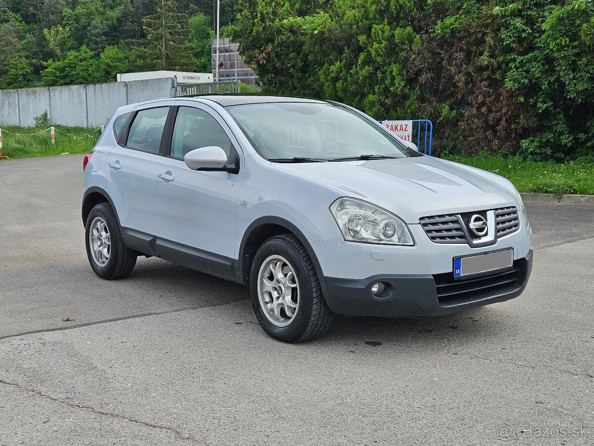 Nissan Qashqai 4x4 benzín 2.0i, automat, ťažné,STK do 4/2027