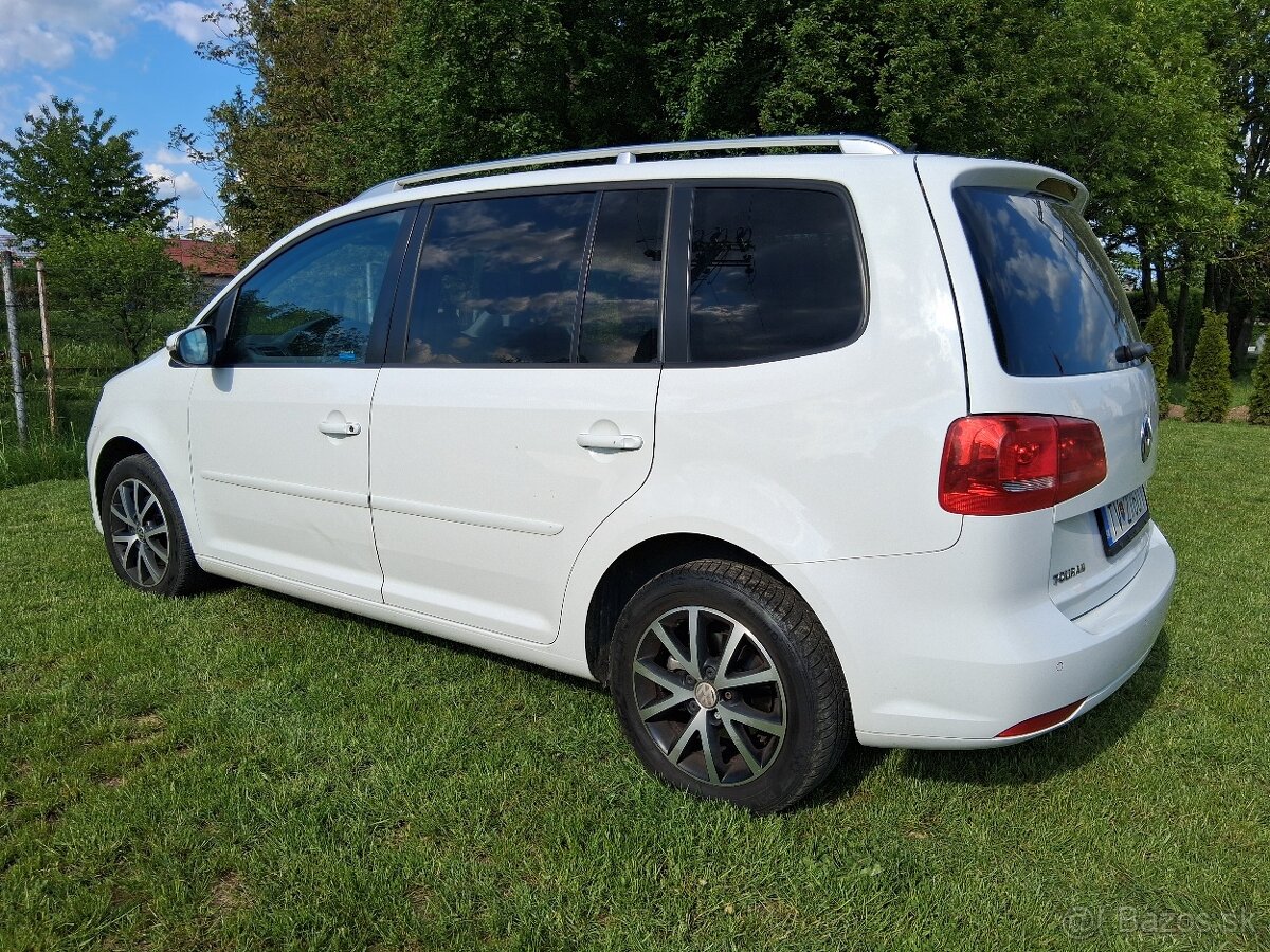 VW Touran 1,6 tdi 77kw 2015 7 MIESTNE