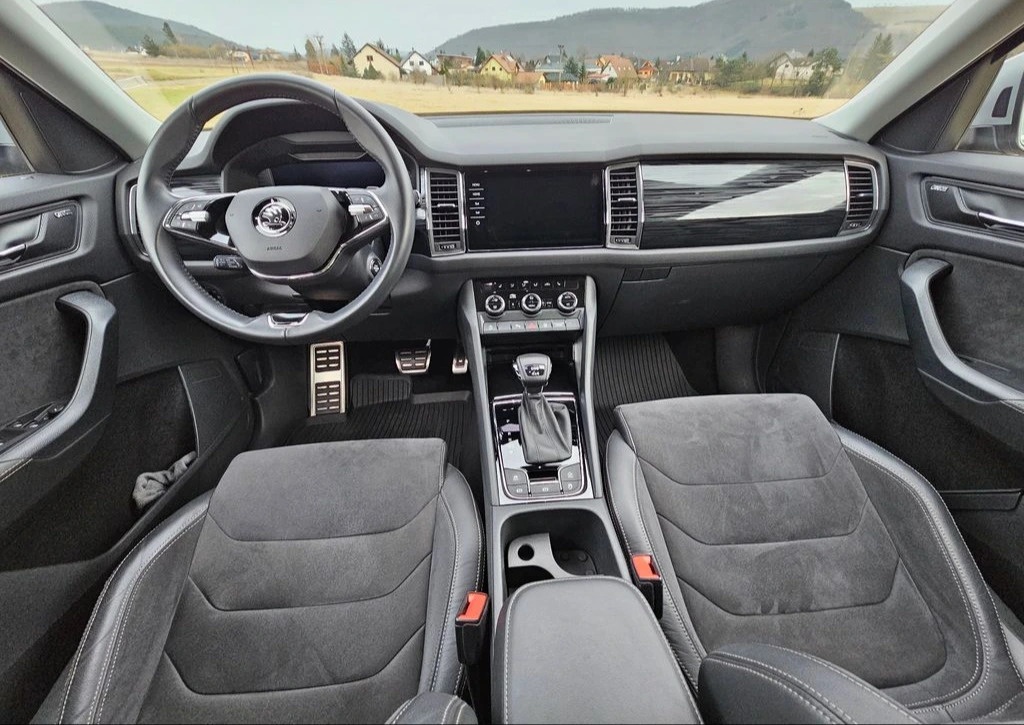 Predám prednú kapotu Renault Clio ročník 2000