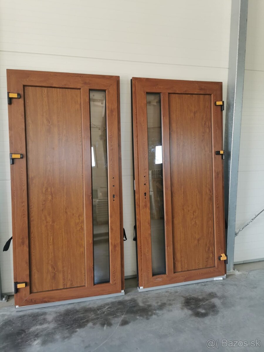 Zlatý dub special 100x210 Vchodové plastové dvere