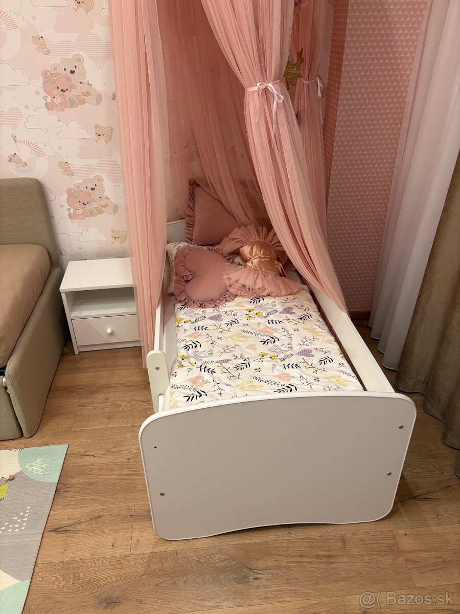 Detská posteľ s úložným priestorom + matrac + nočný stolík