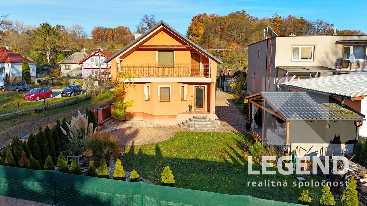 Veľký dom 5i+1 RD v Krajnom - 455m2, garáž, veľká terasa