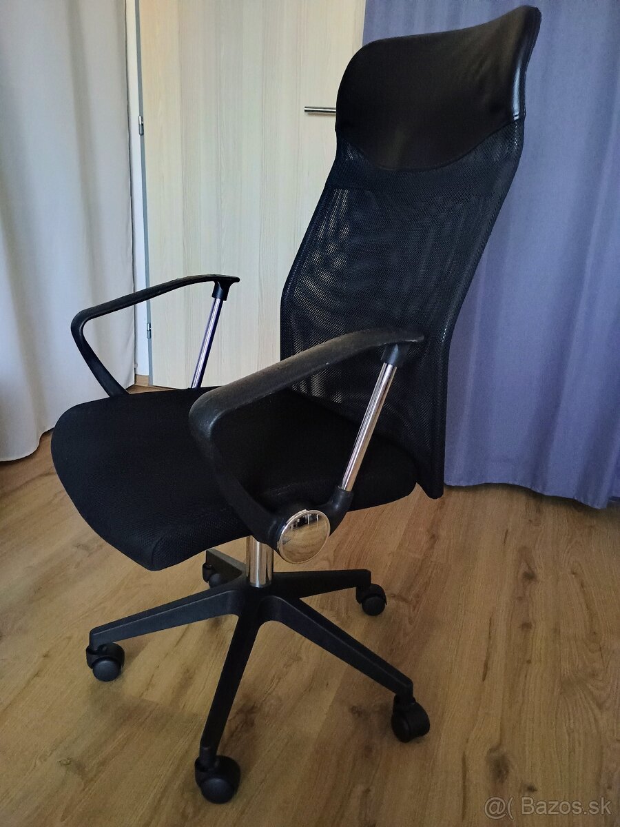 Kancelárska stolička veľká.